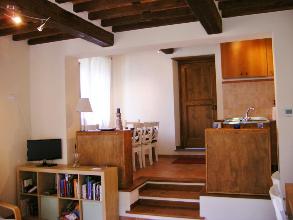 Villa Casa Webb Bagni di Lucca Camera foto